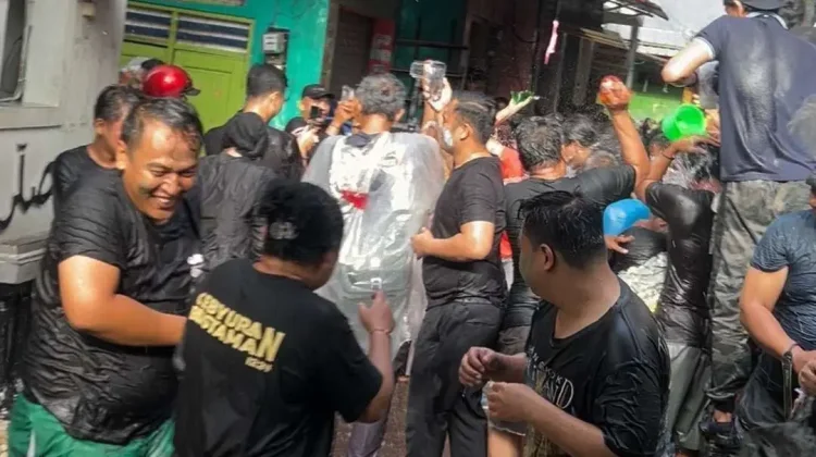 Gebyuran Bustaman, Tradisi Air Sambut Ramadan di Semarang